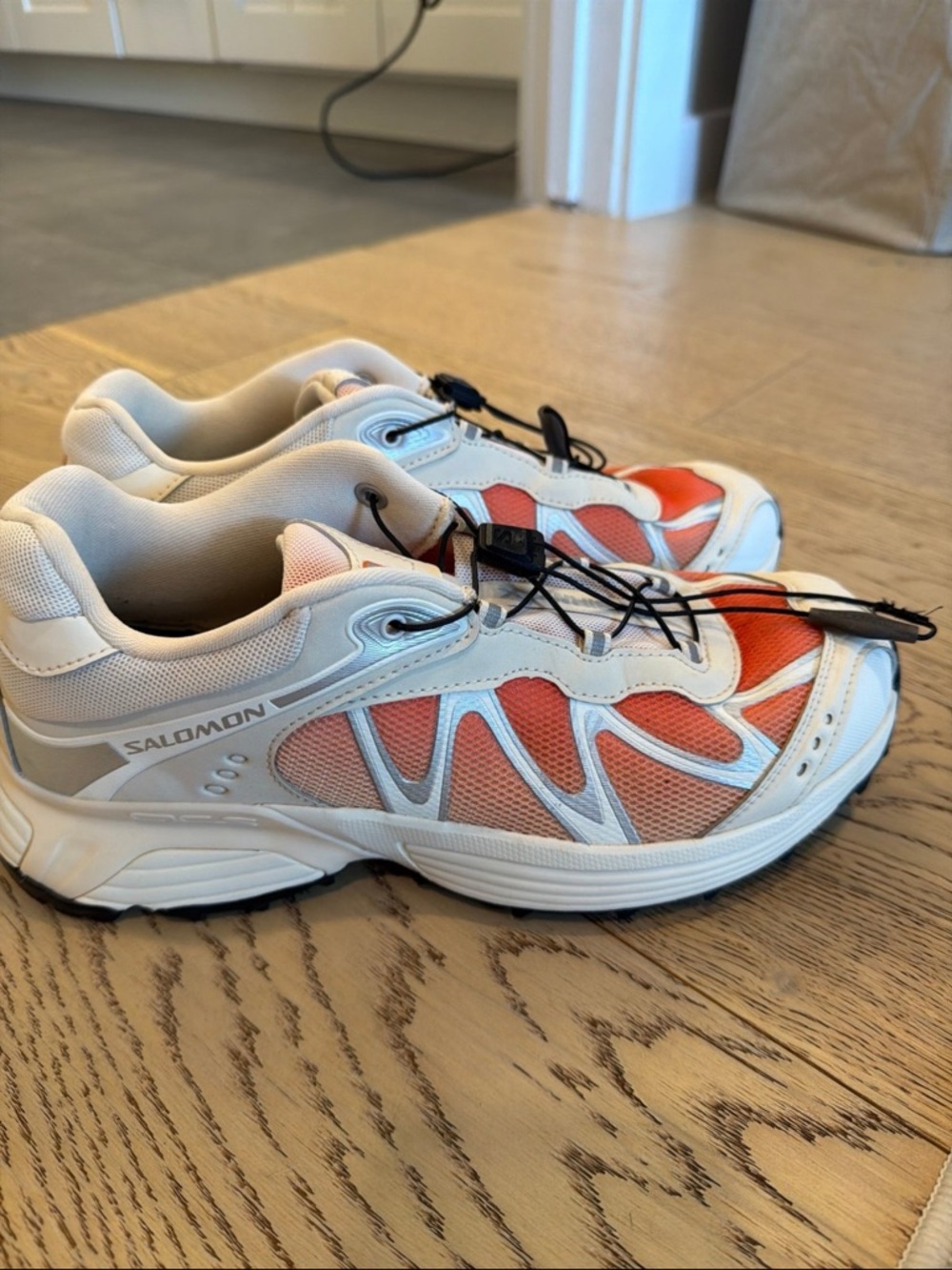 Salomon Whisper- Size 8.5